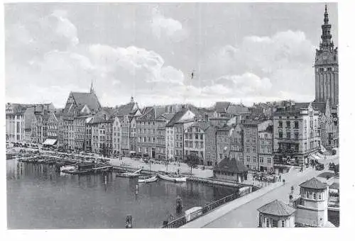 [Ansichtskarte] WESTPREUSSEN - ELBING / ELBLAG, Hermann-Balk-Ufer, Blick auf die Altstadt, Nachkriegskarte. 