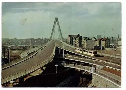 [Ansichtskarte] 5000 KÖLN - DEUTZ, Auffahrt zur Severinsbrücke. 