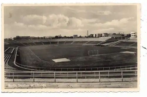 [Ansichtskarte] FUSSBALL - STADION - BERLIN - DDR / GDR, Walter Ulbricht Stadion, 1950, Verlag Trinks & Co. 