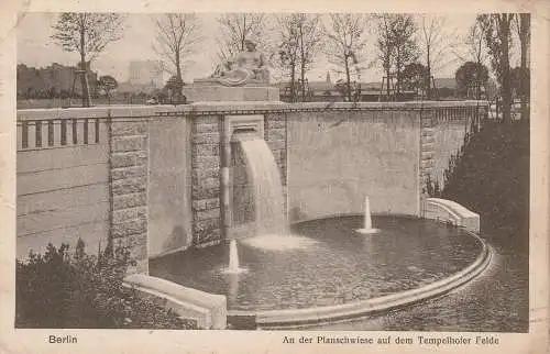 [Ansichtskarte] 1000 BERLIN - TEMPELHOF, Planschwiese auf dem Tempelhofer Felde, 1913. 