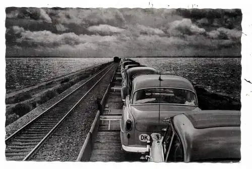 [Ansichtskarte] 2280 SYLT, Überfahrt auf dem Hindenburg - Damm, OPEL, VW - Käfer, MERCEDES - BENZ, 1958. 