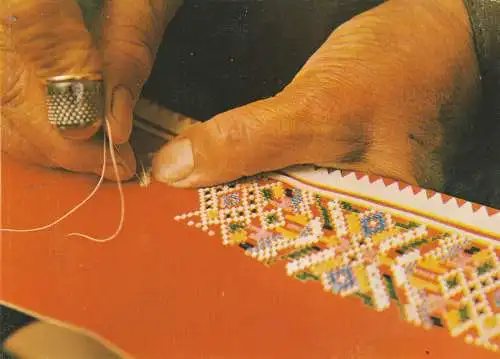 [Ansichtskarte] GRÖNLAND - Landestypische Handarbeit. 