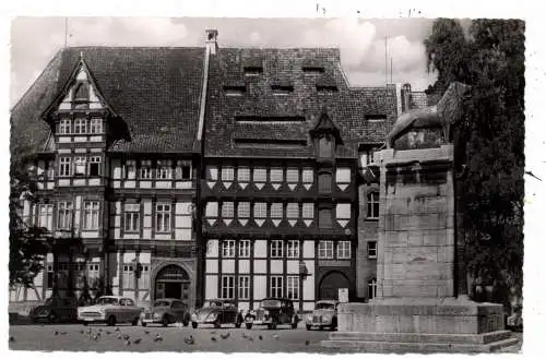 [Ansichtskarte] 3300 BRAUNSCHWEIG, Burgplatz, Gildehaus, Oldtimer - VW - Käfer, OPEL, MERCEDES - BENZ, AUTO UNION. 