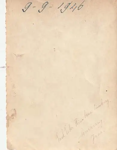 [Ansichtskarte] MILITÄR - INDONESIEN / INDONESIA 1945, Niederländsche Truppen in Serdang, 4 Photos, 3 x 8,3 x 5,5 cm, 1 x 11,5 x 8,4 cm. 