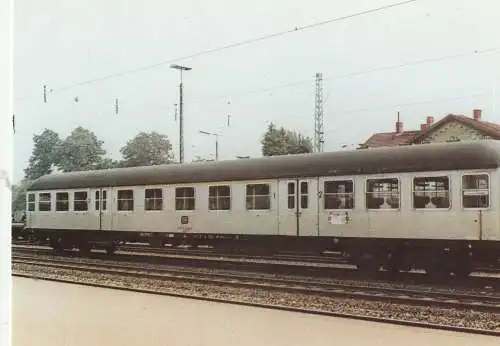 [Ansichtskarte] EISENBAHN / RAILWAY - Nahverkehrswagen 1. & 2. Klasse, Bj. 1960/67. 