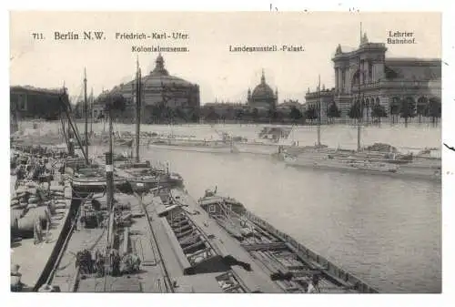 [Ansichtskarte] 1000 BERLIN, Friedrich Karl Ufer (Kapelle-Ufer), Frachtschiffe, Ladetätigkeiten, Verlag Prager. 