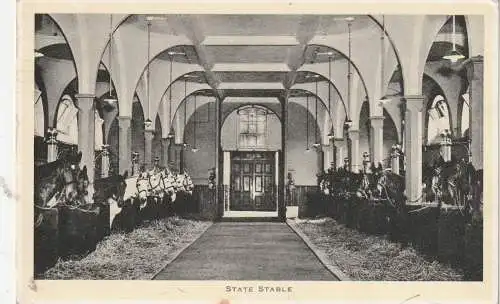 UK - ENGLAND - LONDON, Buckingham Palace, Royal Mews, State Stable, Pferdestallung des Britischen Königshauses, 1954
