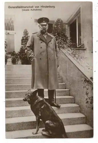 [Ansichtskarte] MILITÄR - GENERALFELDMARSCHALL von Hindenburg mit Schäferhund. 
