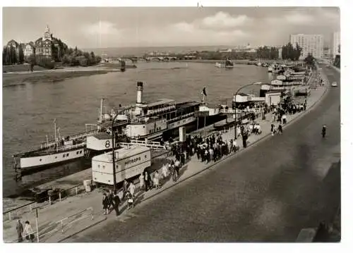 [Ansichtskarte] BINNENSCHIFFE - ELBE, Dampfer "RIESA" am Anleger Dresden 1968, Verlag Neubert. 