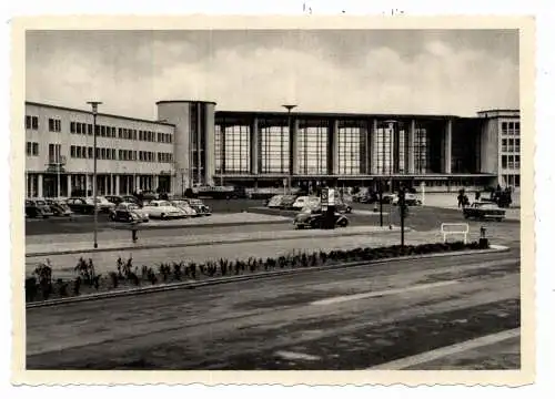 [Ansichtskarte] 6900 HEIDELBERG, Der neue Hauptbahnhof, Oldtimer, VW - Käfer, MERCEDES - BENZ. 