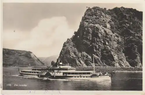 BINNENSCHIFFE - RHEIN, Köln - Düsseldorfer "SCHILLER" vor der Loreley (NS-Beflaggung)