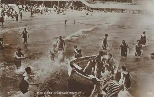 [Ansichtskarte] 0-2565 KÜHLUNGSBORN - BRUNSHAUPTEN, Planschen in alten Badeanzügen, 1928. 