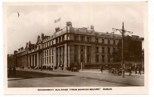 [Ansichtskarte] EIRE / IRLAND - DUBLIN, Government Buildings, Oldtimer. 