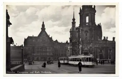 [Ansichtskarte] 0-8000 DRESDEN, Georgentor & Katholische Hofkirche, Strassenbahnen, Oldtimer, Verlag Stein. 
