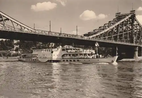 BINNENSCHIFFE - ELBE, "ERNST THÄLMANN" am Blauen Wunder, 1967