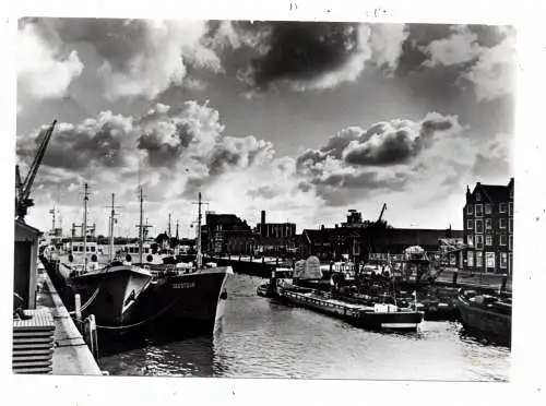 ZUID-HOLLAND - MAASSLUIS, Buitenhaven, Frachtschiffe