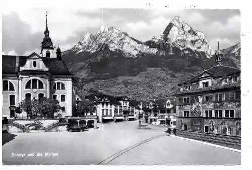 [Ansichtskarte] CH 6430 SCHWYZ SZ und die Mythen, Hauptplatz, 1966. 