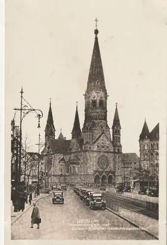 1000 BERLIN - CHARLOTTENBURG, Hardenbergstrasse, viele Taxen, Kaiser Wilhelm Gedächtniskirche