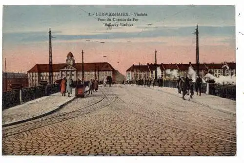 [Ansichtskarte] 6700 LUDWIGSHAFEN, Eisenbahnbrücke, belebte Szene, 20er Jahre. 