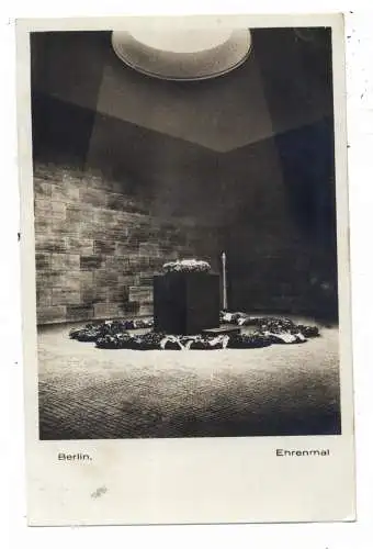 [Ansichtskarte] 1000 BERLIN, Ehrenmal Unter den Linden, Innenansicht. 