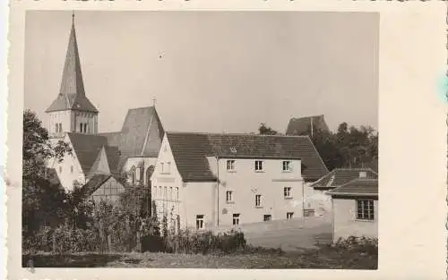 [Ansichtskarte] 5463 UNKEL - BRUCHHAUSEN, Pfarrkirche und Umgebung, Photo - AK 50er Jahre. 