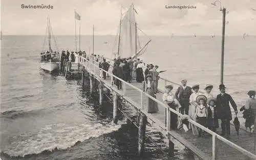 [Ansichtskarte] POMMERN - SWINEMÜNDE / SWINOUJSCIE, Landungssteg, belebte Szene, Kunst - Aufnahme. 