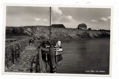 [Ansichtskarte] 0-2201 KRÖSLIN - INSEL OIE, Im Hafen, Verlag Lübeck. 