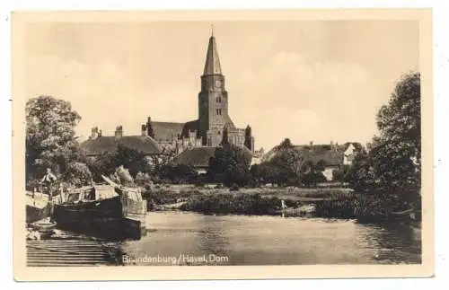 [Ansichtskarte] 0-1800 BRANDENBURG, Dom und Umgebung, Frachtkahn auf der Havel, 1951, Verlag Trinks. 
