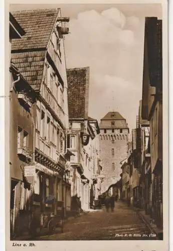 [Ansichtskarte] 5460 LINZ, Neustrasse / Neutor, Milchwagen. 