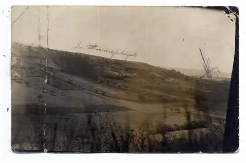 [Ansichtskarte] F 51330 GIVRY - EN - ARGONNE, 1.Weltkrieg, Photo-AK, Argonnenschlacht, Der beste Freund des Soldaten fiel an diesem Hügel, 26.9.1914. 