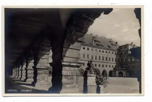 0-5800 GOTHA, Schloßhof