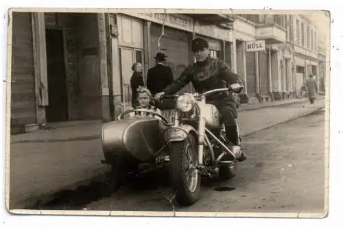 [Ansichtskarte] MOTORRAD - BMW Seitenwagen, leider schlechte Erhaltung, Einrisse. 