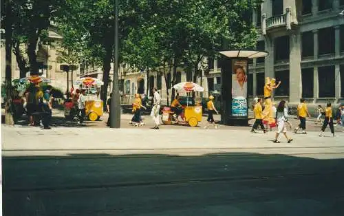 [Ansichtskarte] BERUFE - EISVERKÄUFER, Paris ca. 2002, Photo. 