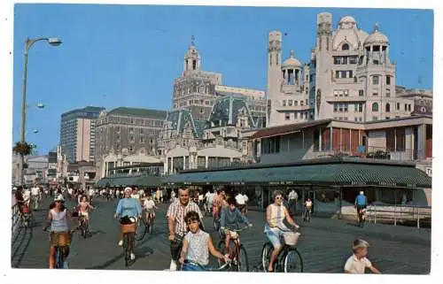 [Ansichtskarte] USA - NEW JERSEY - ATLANTIC CITY, Bicyceling on the Boardwalks. 