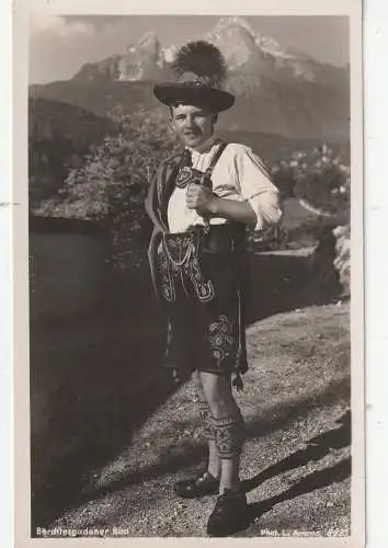 [Ansichtskarte] 8240 BERCHTESGADEN, Berchtesgadener Bub in Tracht. 