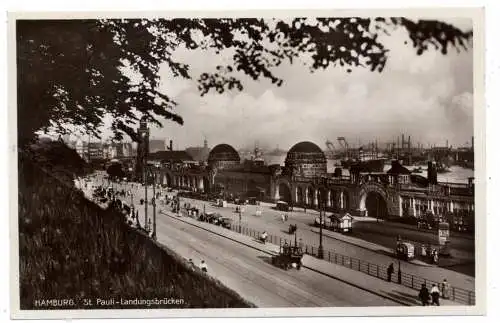 [Ansichtskarte] 2000 HAMBURG - ST. PAULI Landungsbrücken, Verlag Höhne. 