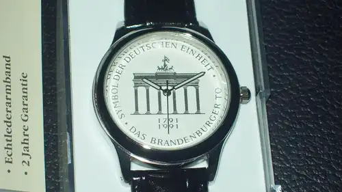Armbanduhr mit Brandenburger Tor - Zifferblatt / OVP
Für Sammler