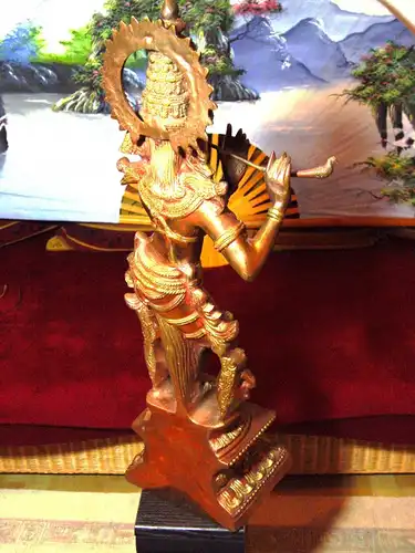 LORD KRISHNA Statue mit Flöte und Yali
aus Messing/Kupfer  75cm 14,5kg