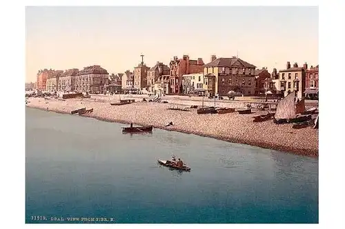 Altes Photochrome-Farbfoto Strand von Deal mit Teilansicht Stadt (Neudruck als Postkarte)