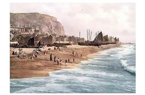 Altes Photochrome-Farbfoto East Cliff mit Strand und Firschmarkt in Hastings (Neudruck als Postkarte)
