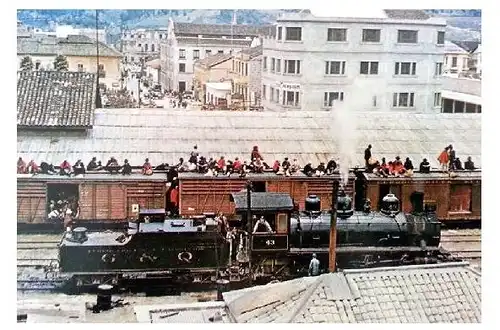 Farbfoto Dampflok in einem Bahnhof der Guayaquil & Quito Railway in Ecuador (Neudruck als Postkarte)