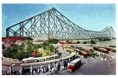 Altes Farbfoto Howrahbrücke zwischen Kalkutta und Howrah (Neudruck als Postkarte)