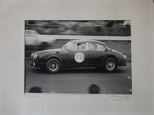 Jaguar MK2 Originalphoto &quot;Peter Lindner beim 12 Stunden-Rennen Nürburg-Ring August 1963&quot;