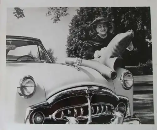 Packard Cabriolet 1952 mit Designerin Dorothy Draper Werksphoto
