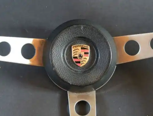 Porsche 911 Sportlenkrad 1966 mit Emblem