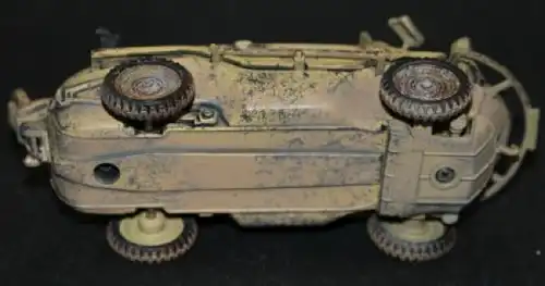 Unimax Volkswagen Schwimmwagen &quot;Forces of Valor&quot; 1944 Kunstoffmodell