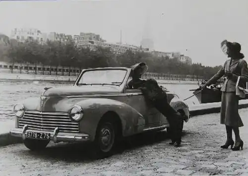 Peugeot 203 Cabriolet in Paris 1955 Werksfoto (7617)