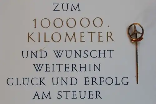 Mercedes-Benz 1953 Urkunde 100.000 km mit goldener Anstecknadel in Box (8937)