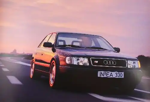 Audi S4 Modellprogramm 1995 Automobilprospekt-Mappe (9452)