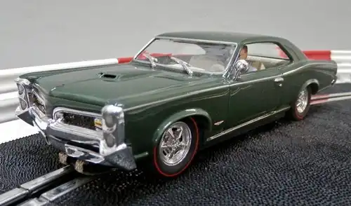 Carrera Pontiac GTO 1966 Rennbahn-Modell mit Motor (1374)